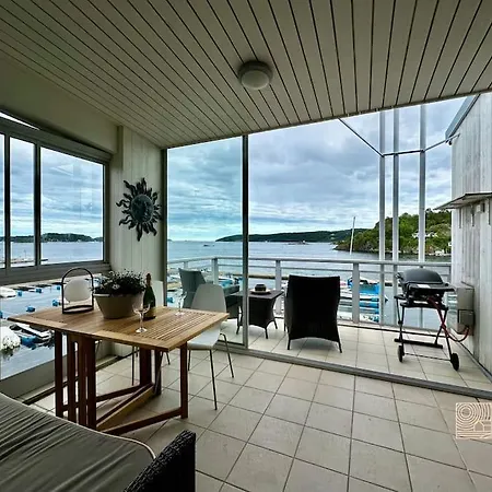 Penthouse In With Sea View And Sunny Terrace شقة *
