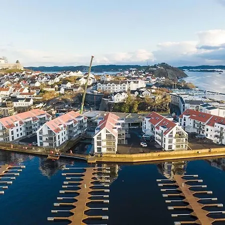 Penthouse In With Sea View And Sunny Terrace Kragero